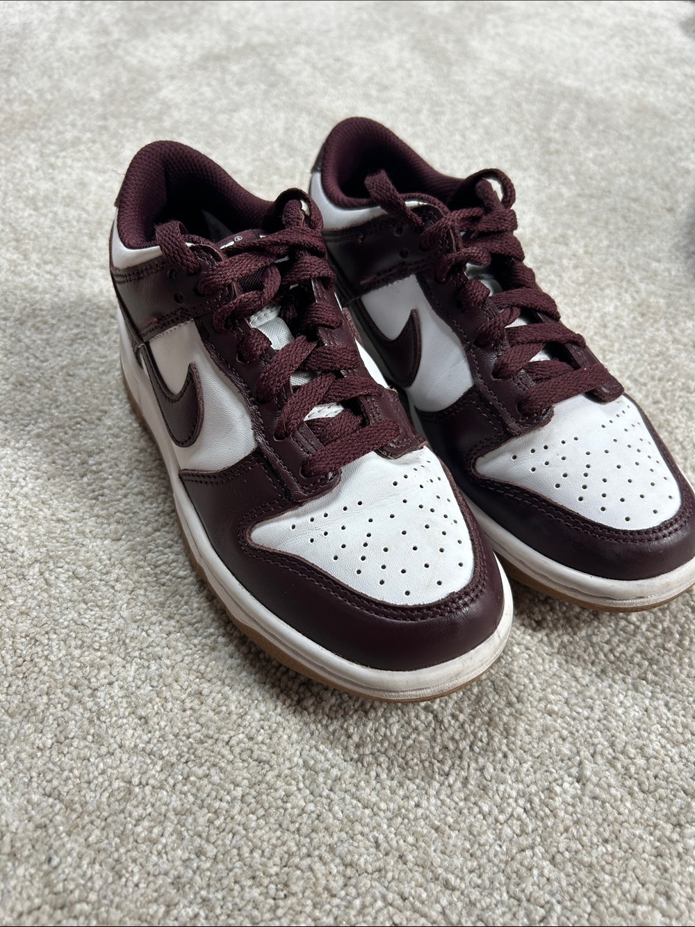 Nike Low Top Sneakers in White & Burgundy